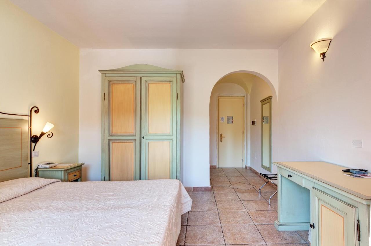 Hotel Li Graniti Baja Sardinia Eksteriør billede
