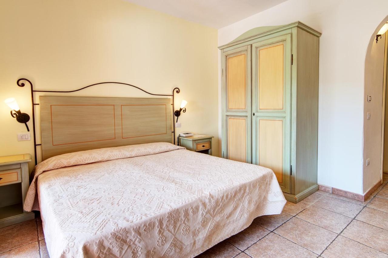Hotel Li Graniti Baja Sardinia Eksteriør billede