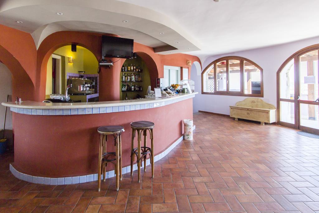 Hotel Li Graniti Baja Sardinia Eksteriør billede