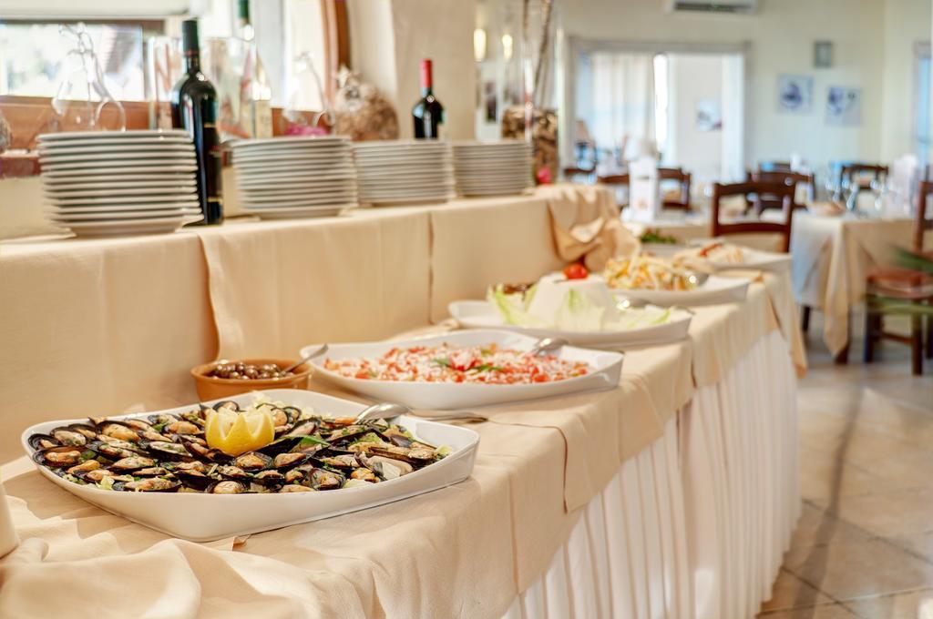 Hotel Li Graniti Baja Sardinia Eksteriør billede