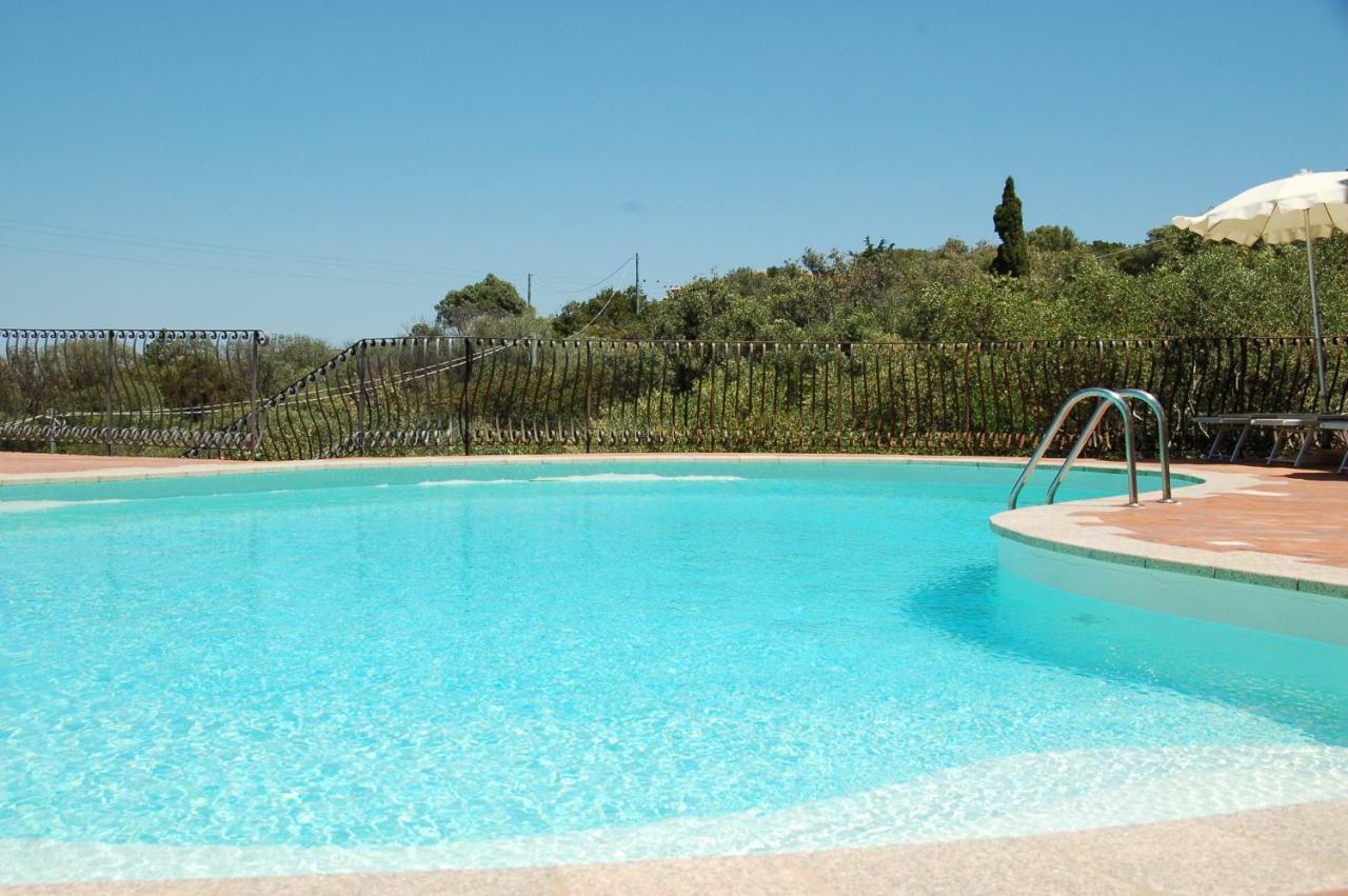 Hotel Li Graniti Baja Sardinia Eksteriør billede